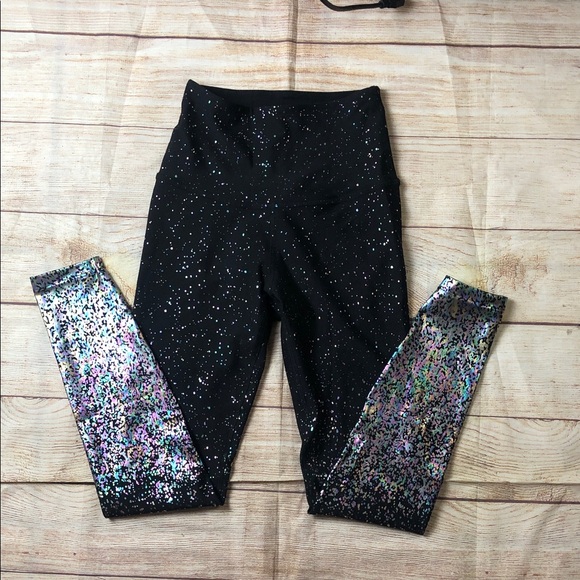 Beyond Yoga Black and Silver Glitter Leggings 💜 - Picture 2 of 9